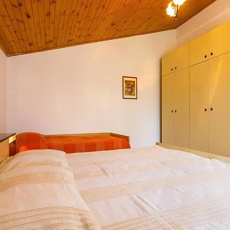 Ferienhaus Holiday Orieta *